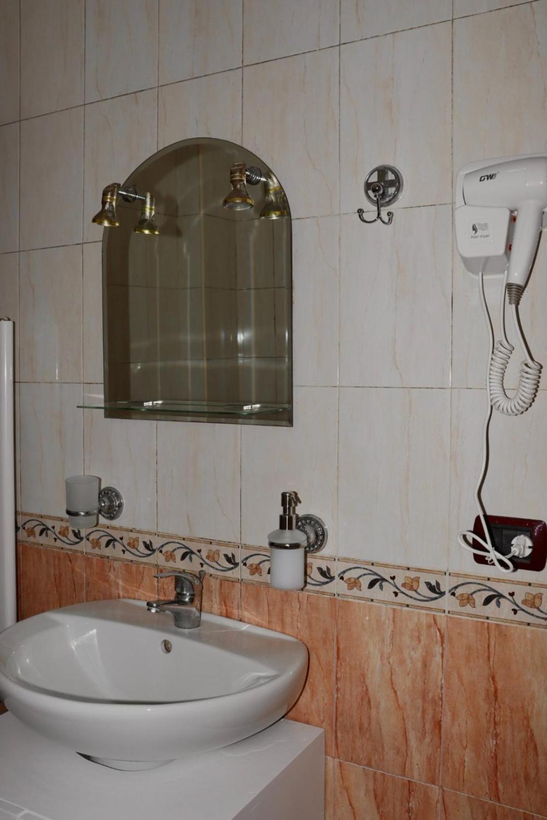 Grand Hotel Krujë المظهر الخارجي الصورة